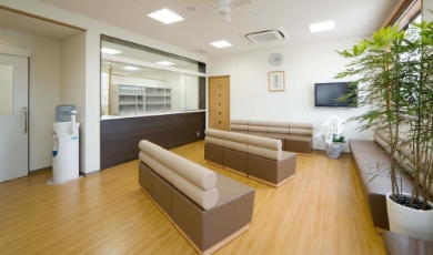 亀井アイクリニック外観内装