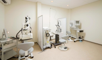 亀井アイクリニック外観内装